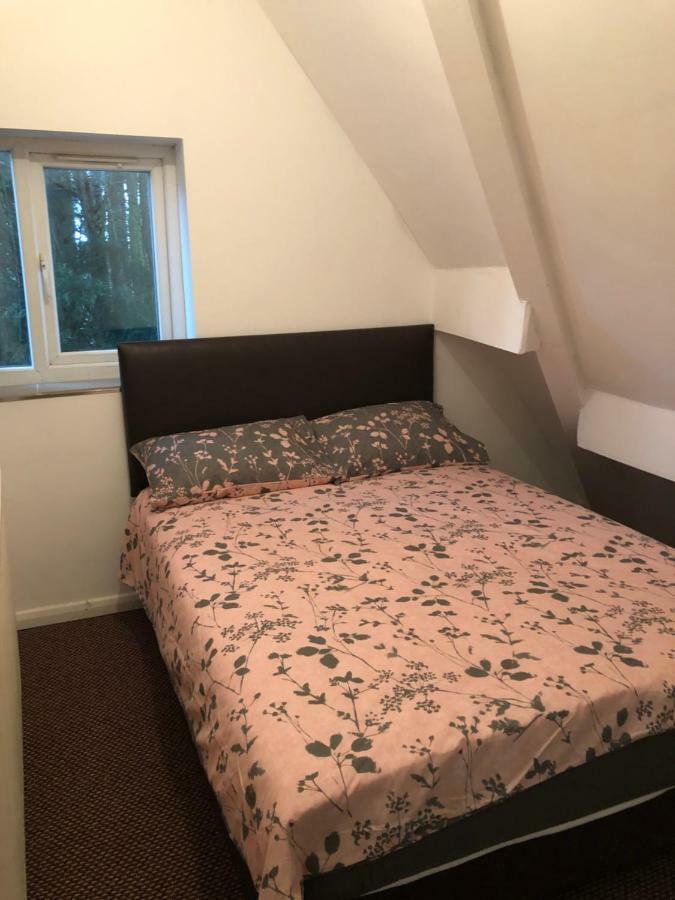 Treetops Flat2 Hall Green B28 Бирмингем Экстерьер фото
